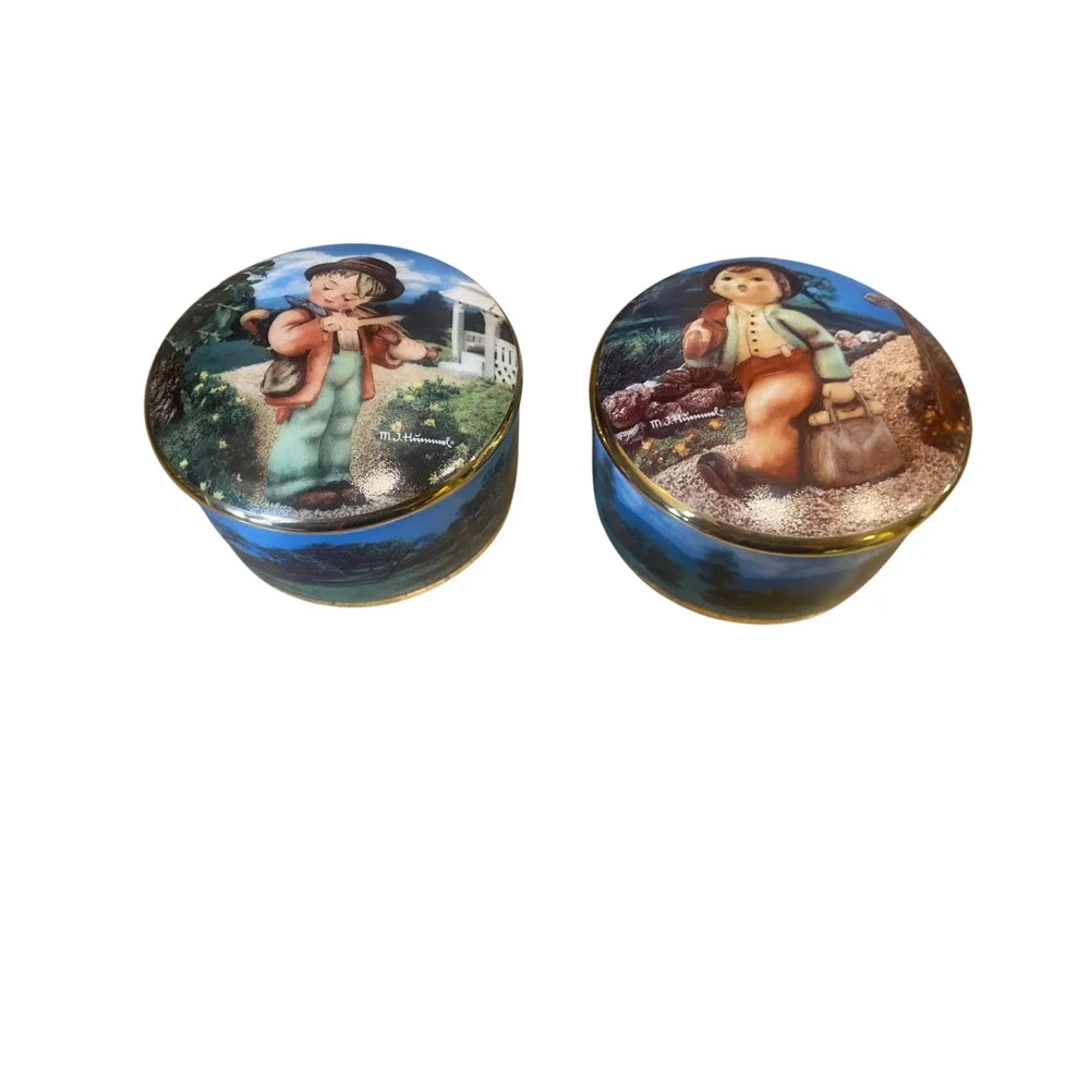 Danbury Mint M.I. Hummel Merry Wanderer & Little Fiddler Music Box Set of 2